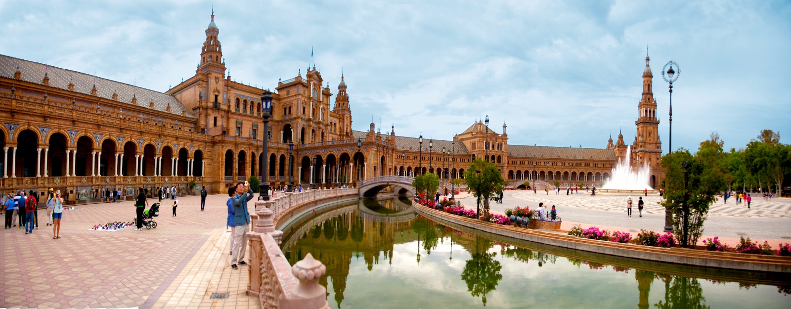 Seville pano 1